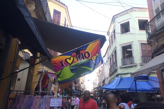 Comércio da Saara resiste à crise que provoca fechamento de lojas no Rio